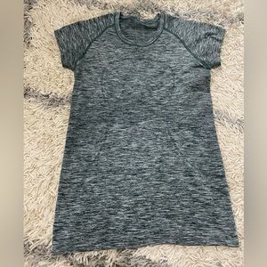 Lululemon Swiftly Tech tee - green & gray